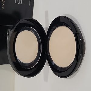 COPY - Avon Smooth Minerals pressed  foundation soft ivory T01